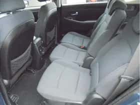 Kia Carens (2013) thumbnail 17