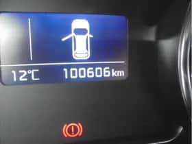 Kia Carens (2013) thumbnail 20