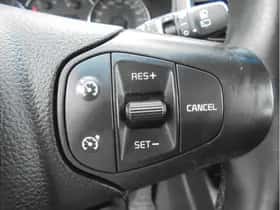Kia Carens (2013) thumbnail 25