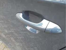 Kia Carens (2013) thumbnail 32