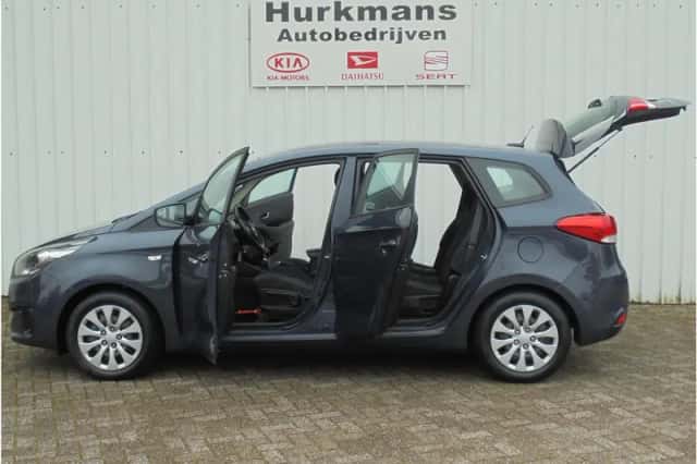 Kia Carens (2013) thumbnail 5