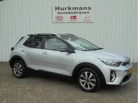 Kia Stonic (2021) thumbnail 3