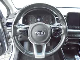 Kia Stonic (2021) thumbnail 22