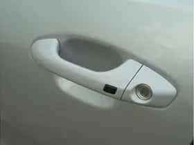 Kia Stonic (2021) thumbnail 33