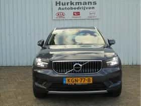 Volvo XC40 (2022) thumbnail 2
