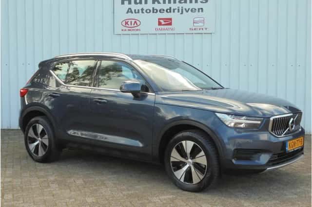 Volvo XC40 (2022) thumbnail 3