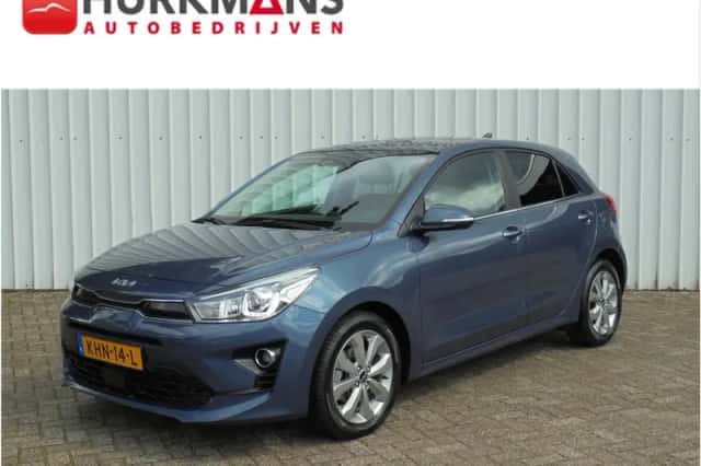 Kia Rio (2023) thumbnail 1