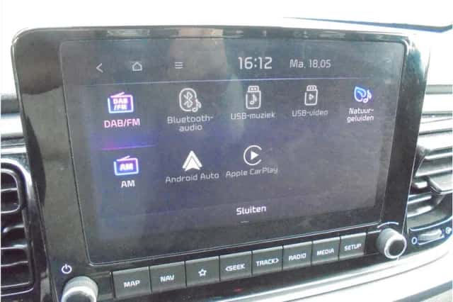 Kia Rio (2023) thumbnail 13