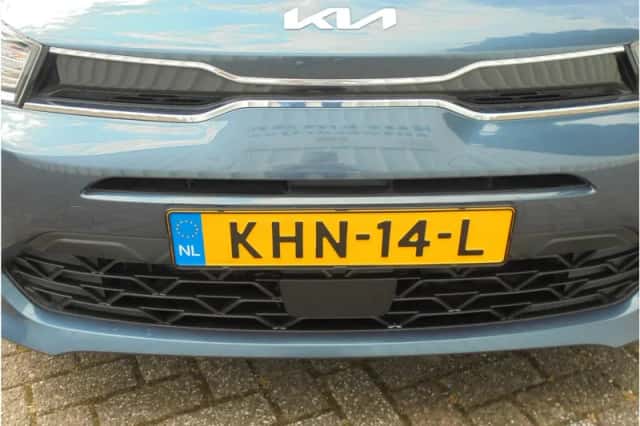 Kia Rio (2023) thumbnail 16