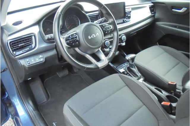 Kia Rio (2023) thumbnail 19