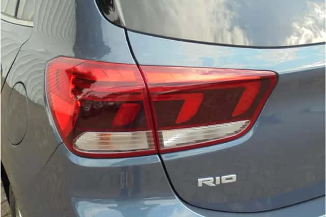 Kia Rio (2023) thumbnail 22