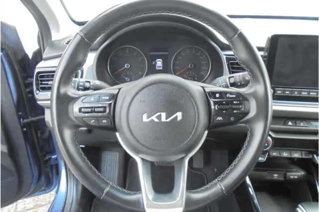 Kia Rio (2023) thumbnail 23