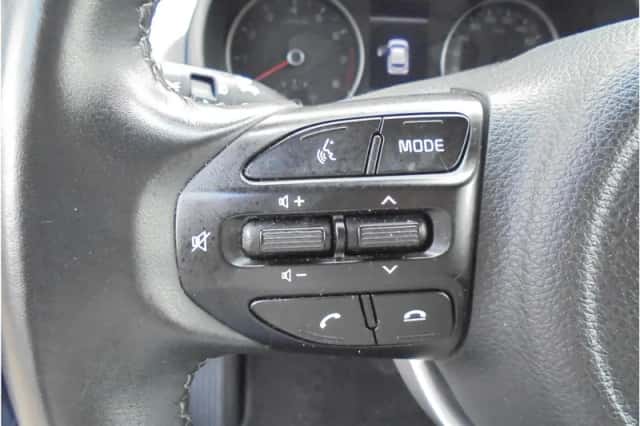 Kia Rio (2023) thumbnail 26