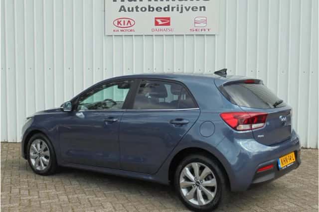 Kia Rio (2023) thumbnail 6