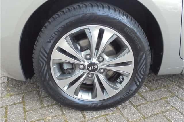 Kia Venga (2015) thumbnail 12