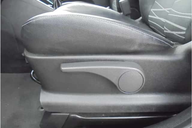 Kia Venga (2015) thumbnail 25