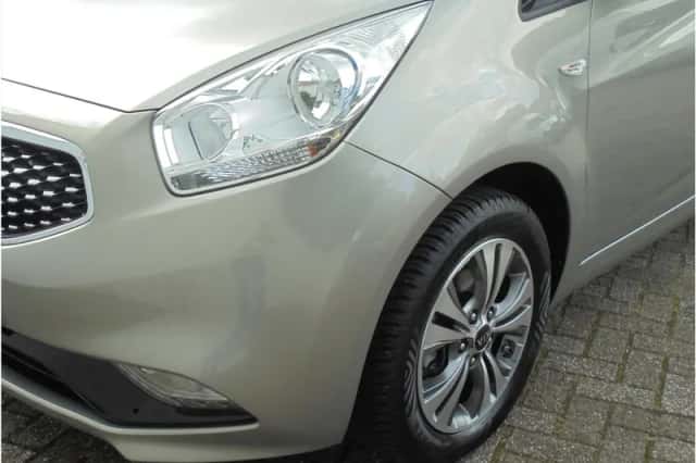 Kia Venga (2015) thumbnail 32