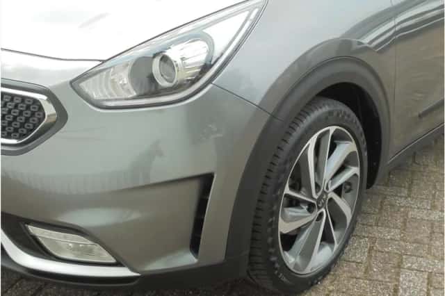 Kia Niro (2018) thumbnail 15