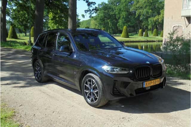 BMW X3 (2023) thumbnail 3