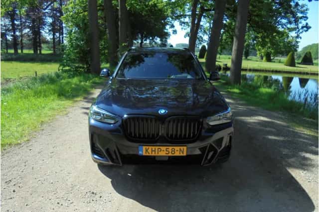 BMW X3 (2023) thumbnail 4
