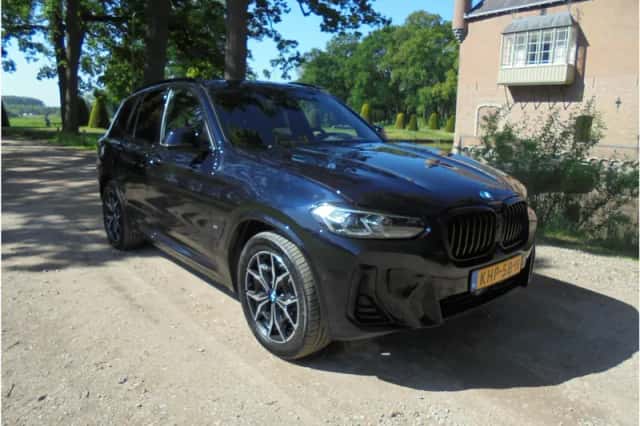 BMW X3 (2023) thumbnail 5