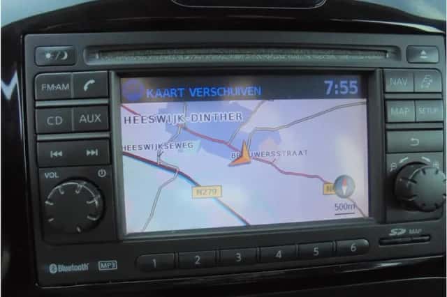 Nissan Juke (2011) thumbnail 10