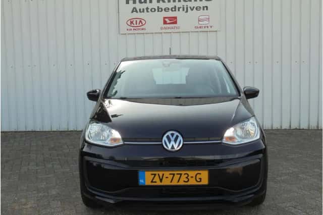 Volkswagen Up! (2019) thumbnail 2