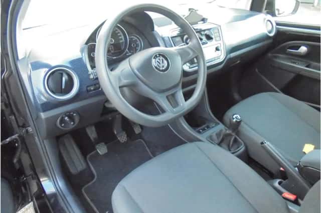 Volkswagen Up! (2019) thumbnail 18