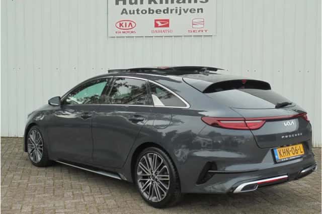 Kia Proceed (2023) thumbnail 6