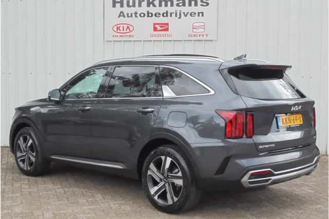 Kia Sorento (2023) thumbnail 6