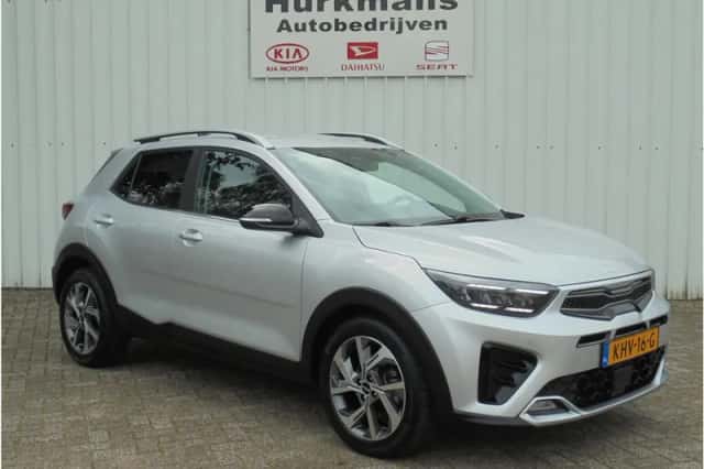 Kia Stonic (2023) thumbnail 3