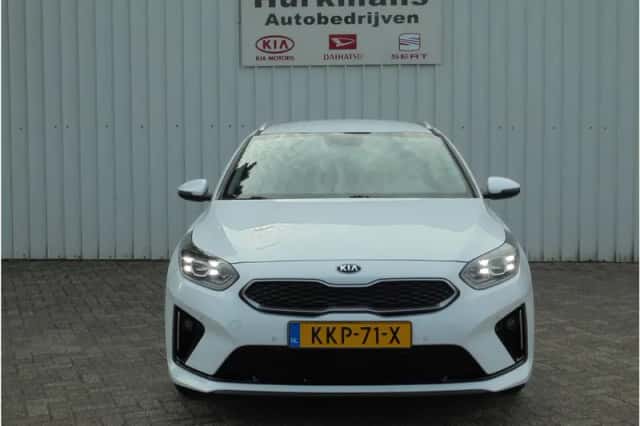 Kia Ceed (2021) thumbnail 2