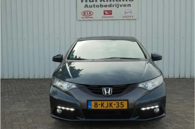 Honda Civic (2013) thumbnail 2