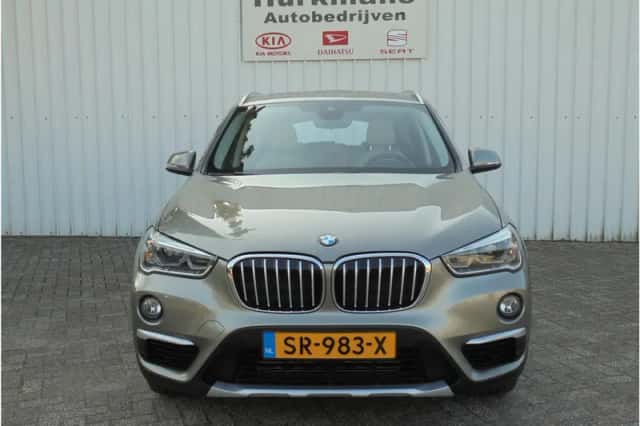 BMW X1 (2018) thumbnail 2