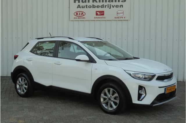 Kia Stonic (2022) thumbnail 3