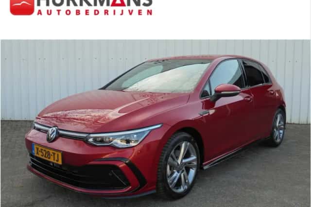 Volkswagen Golf (2024) thumbnail 1