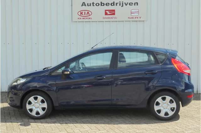 Ford Fiesta (2009) thumbnail 4