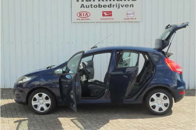 Ford Fiesta (2009) thumbnail 5
