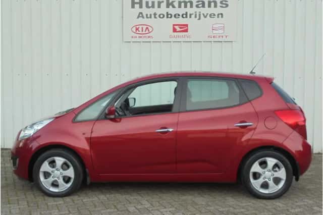 Kia Venga (2012) thumbnail 4