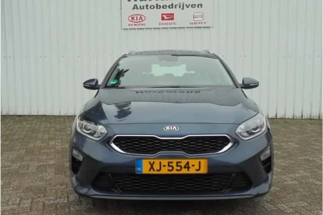 Kia Ceed (2019) thumbnail 2