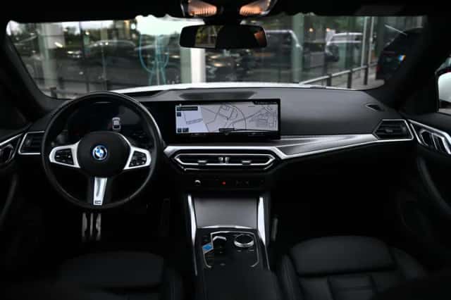 BMW i4 (2023) thumbnail 4
