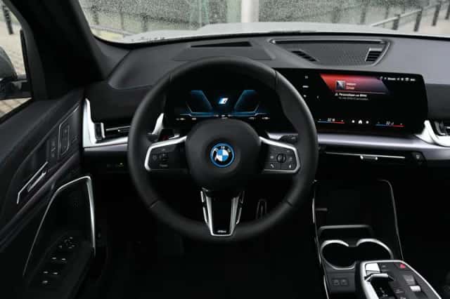 BMW iX1 (2026) thumbnail 6