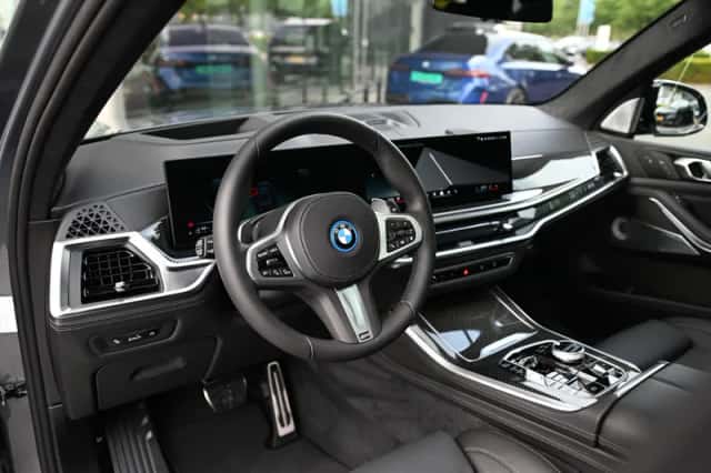 BMW X5 (2026) thumbnail 6