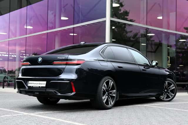 BMW 7-Serie (2024) thumbnail 3