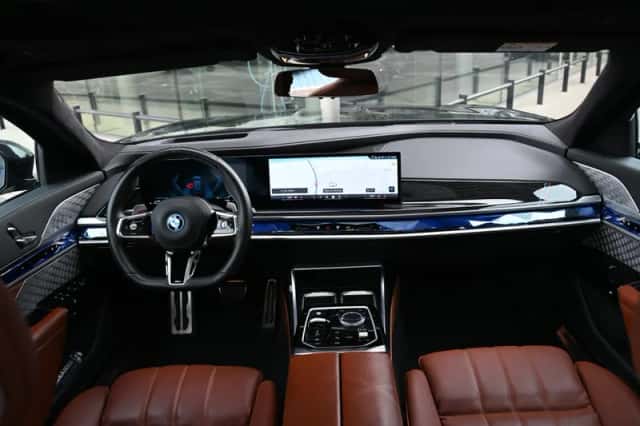 BMW 7-Serie (2024) thumbnail 4