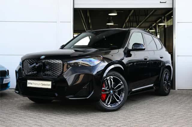 BMW iX1 (2026) thumbnail 1