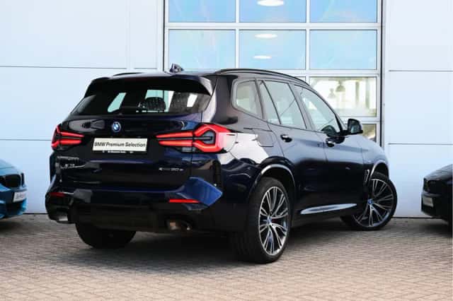 BMW X3 (2022) thumbnail 2