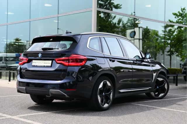 BMW iX3 (2021) thumbnail 2