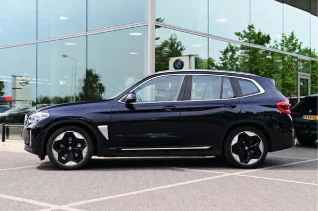 BMW iX3 (2021) thumbnail 5