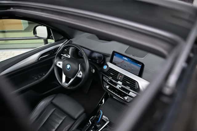BMW iX3 (2021) thumbnail 6